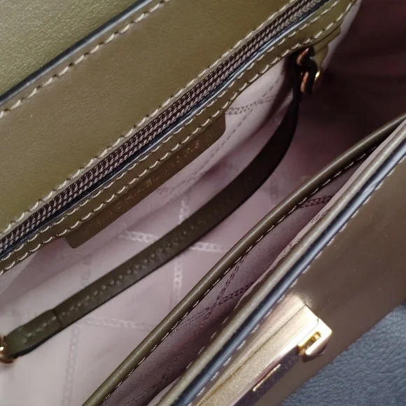 Michael Kors Crossbody Hand Bag.               💚💚 Colorblock 💚💚 - Picture 4 of 9